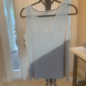 Exclusive White/Tan V-neck Sleeveless Cotton Top sz S